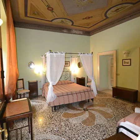 Alba Citta Alta Bed & Breakfast 2*